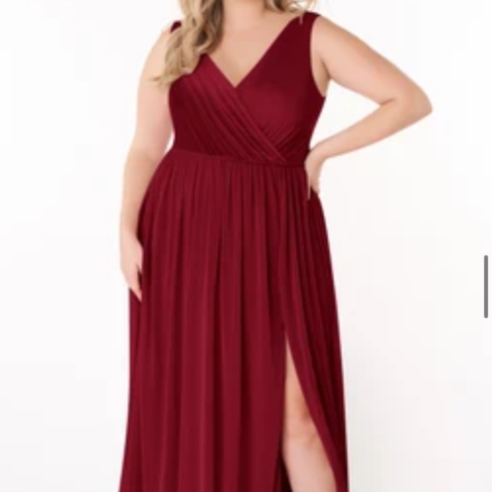 Azazie tanicia dress Color burgundy  size 16
